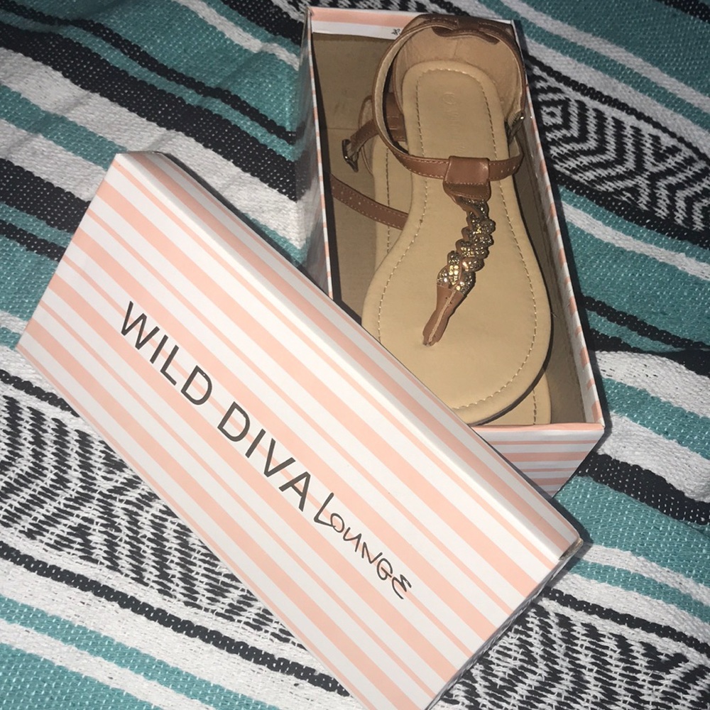 Super cute and comfy sandals !